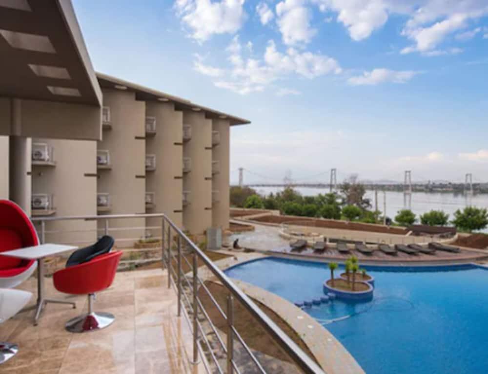 Hotel Vip Executive Tete Bagian luar foto